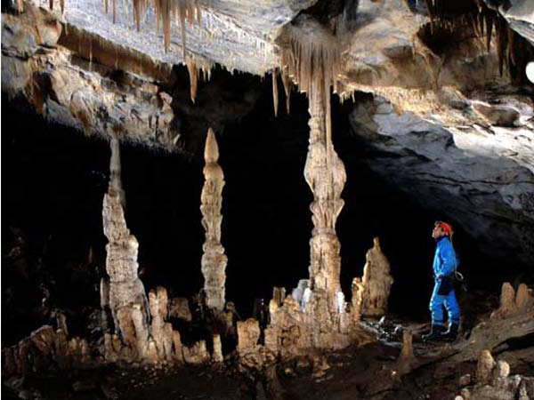 grotta castelcivita